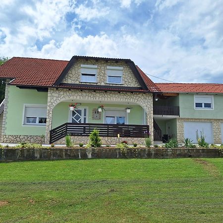 Guesthouse Miha Rakovica Kültér fotó