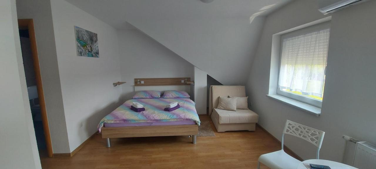 Guesthouse Miha Rakovica Kültér fotó