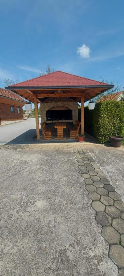 Guesthouse Miha Rakovica Kültér fotó