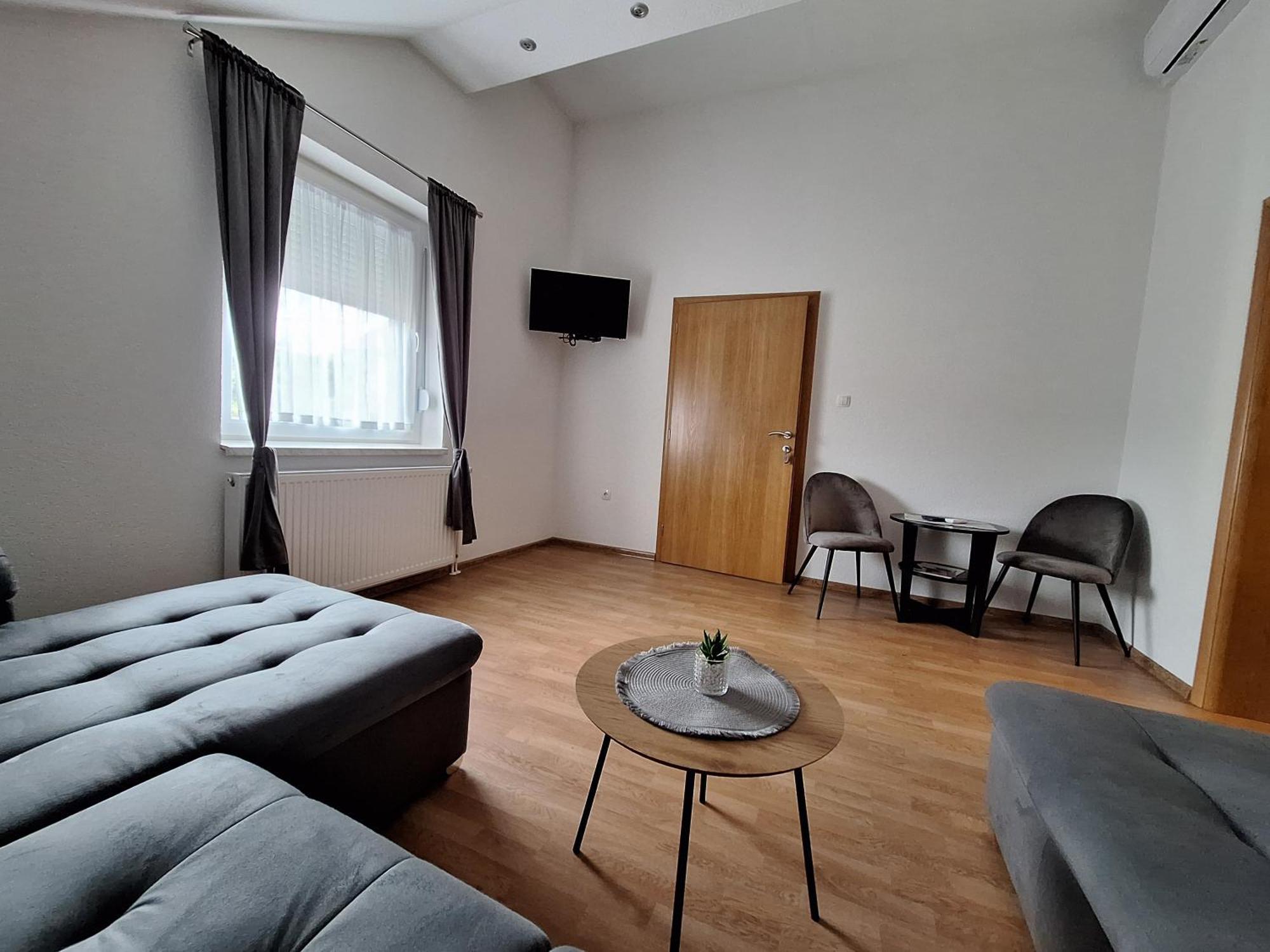 Guesthouse Miha Rakovica Kültér fotó