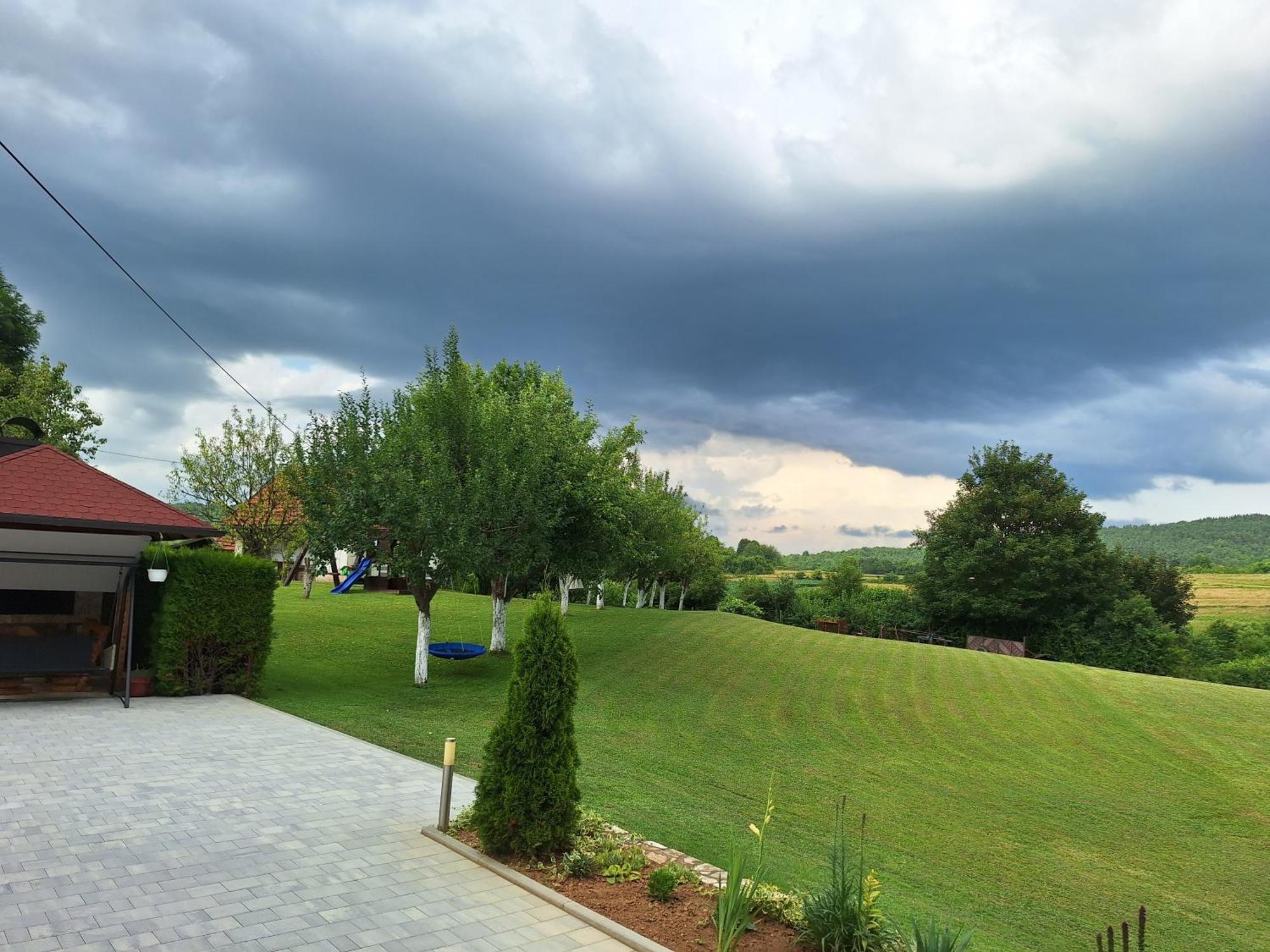 Guesthouse Miha Rakovica Kültér fotó